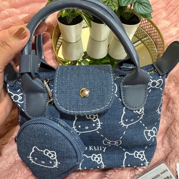 LIKE THIS LISTING TO BE NOTIFIED (LIVE SHOW)🙌🏻🥳🙏🏻 - Picture 4 of 13